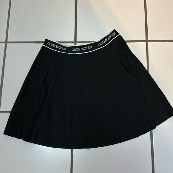 Lacoste Dresses & Skirts - Lacoste skirt size medium